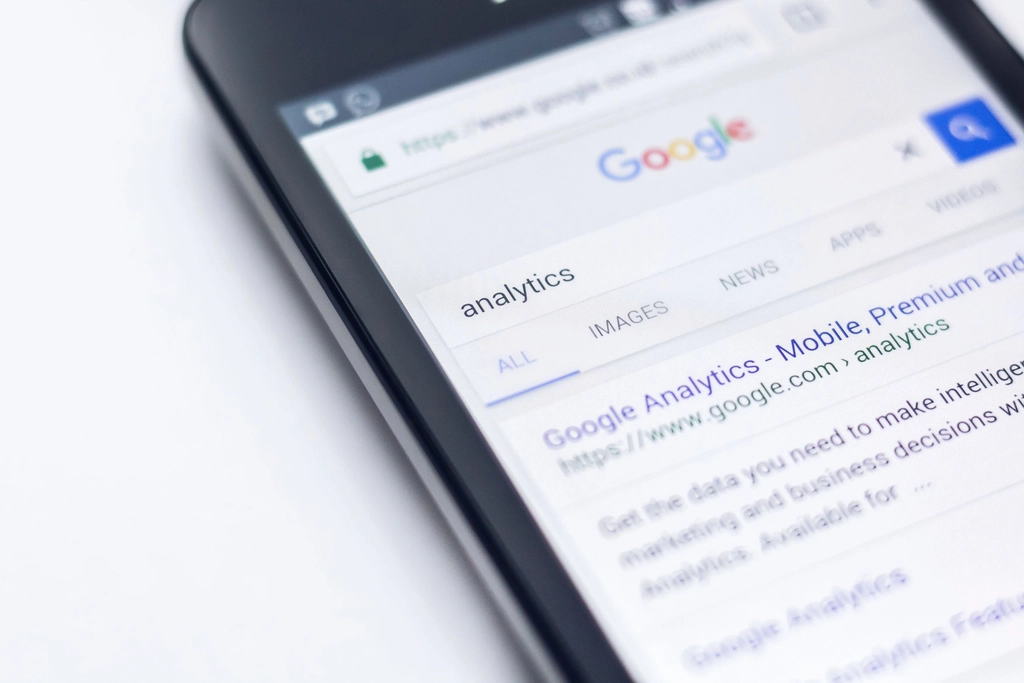 How AI in Digital Marketing is Changing the Game 1 Google analytics mobile screen, digital
