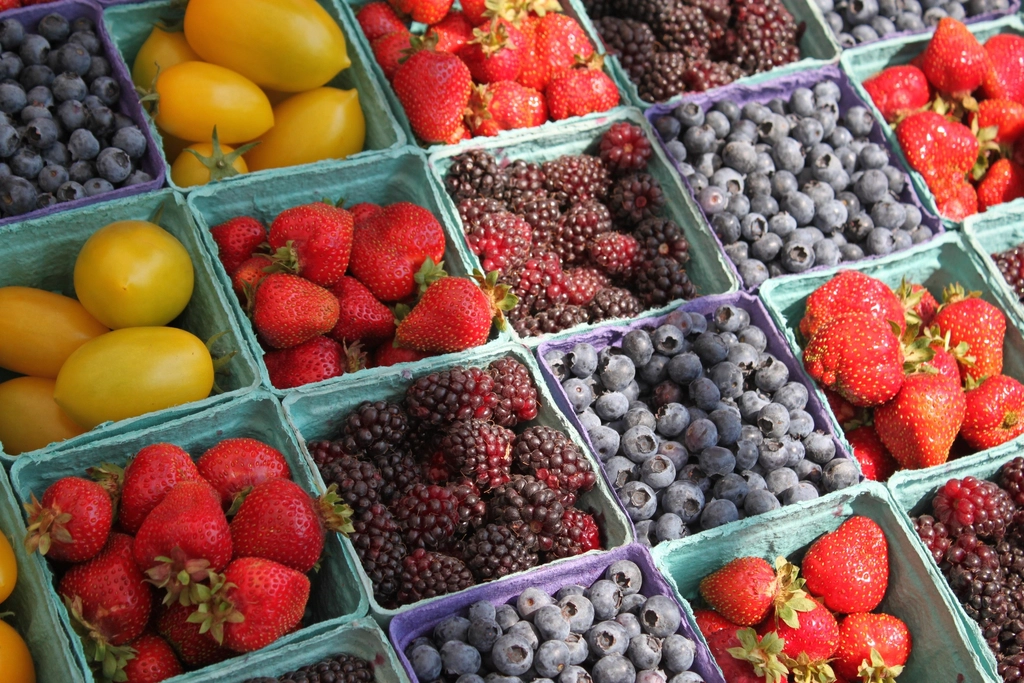 9 Healthy Foods That Lift Your Mood Naturally | Feel Happier Every Day 4 berries farmer's market image